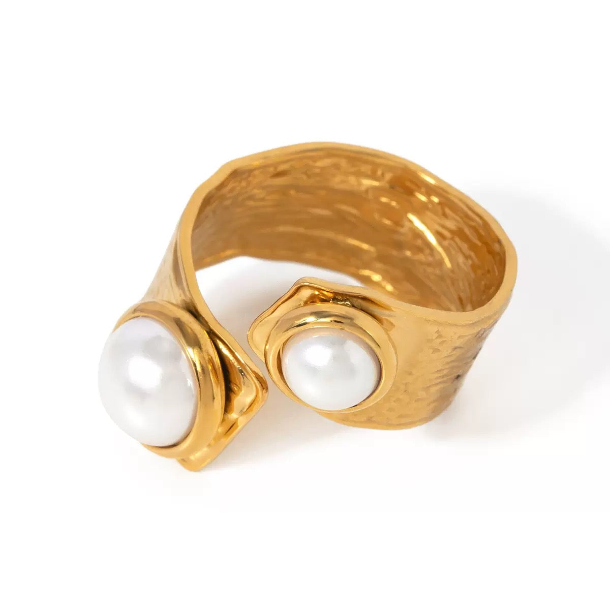 Pearl Embrace-Ring